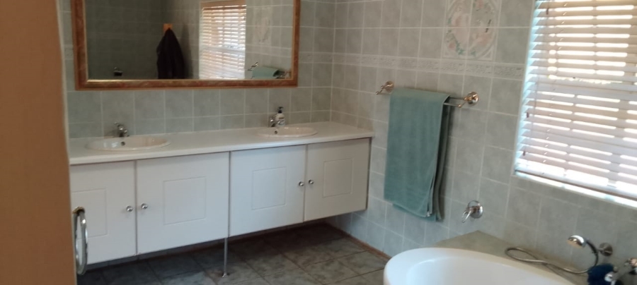 4 Bedroom Property for Sale in Protea Park North West